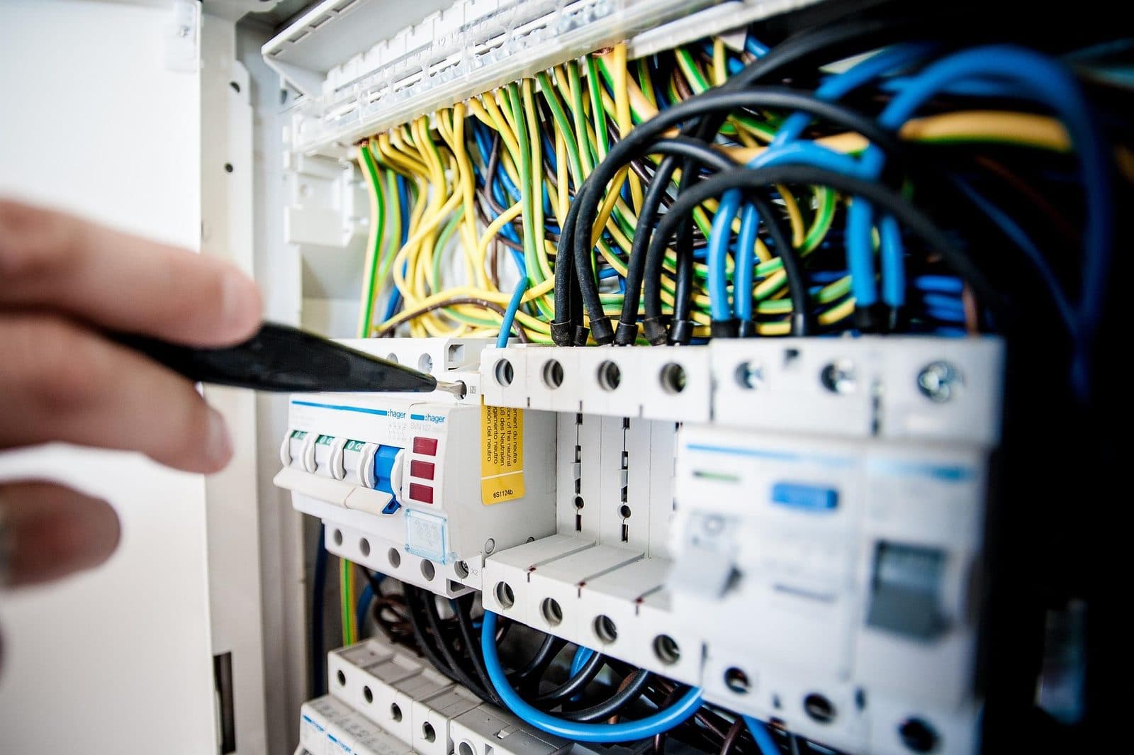 Normes électriques 2026 : ce que les artisans doivent savoir